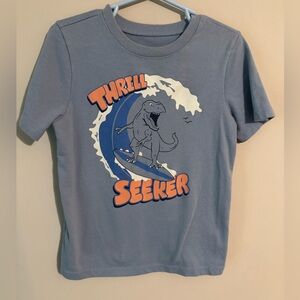 🦖5/$15 Grey Boys Size 5t Dinosaur Surf Short Sleeve T- Shirt
